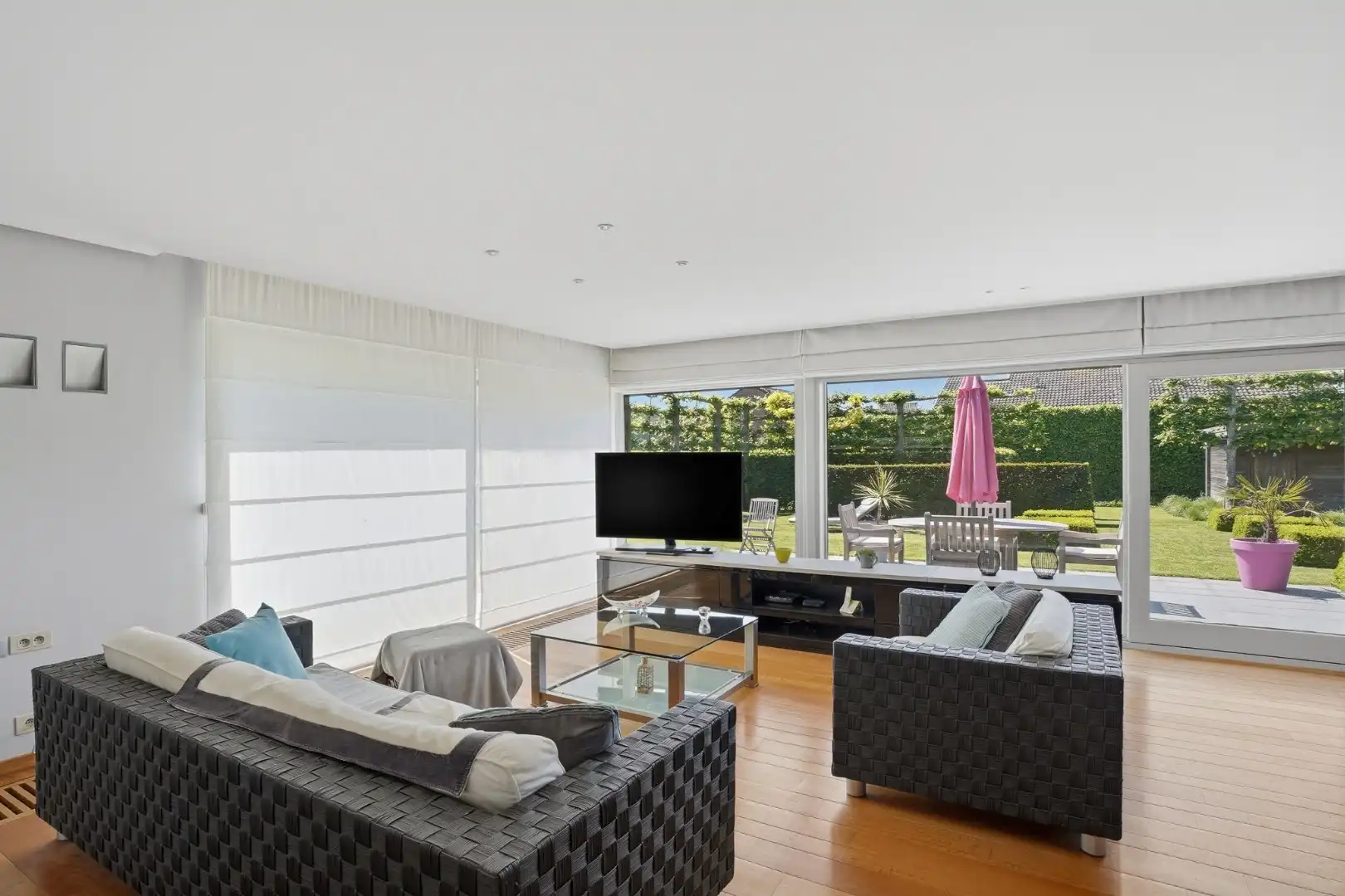 Alleenstaande woning met zonnige tuin op 980 m² foto 5