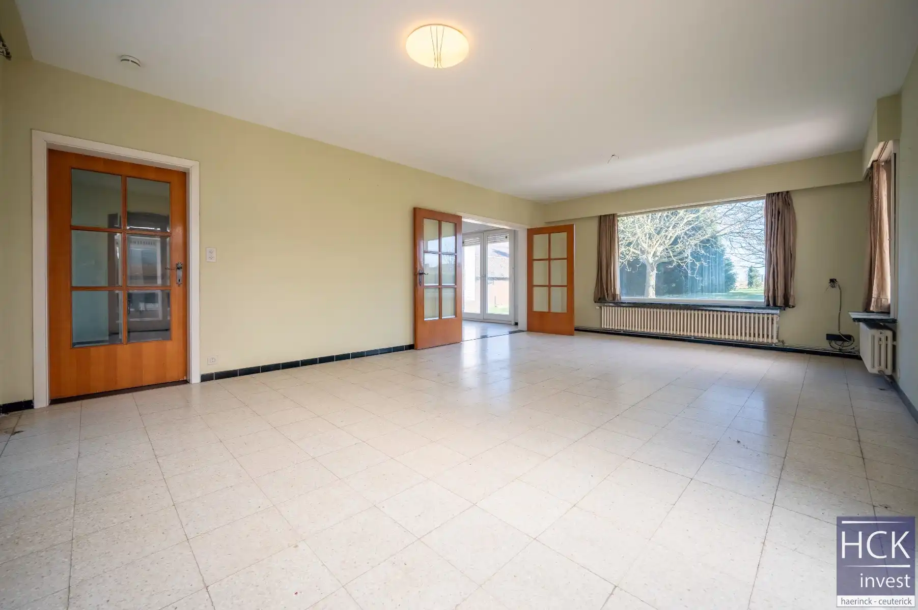 KRUISHOUTEM - Te renoveren alleenstaande villawoning op 2231m² foto 4