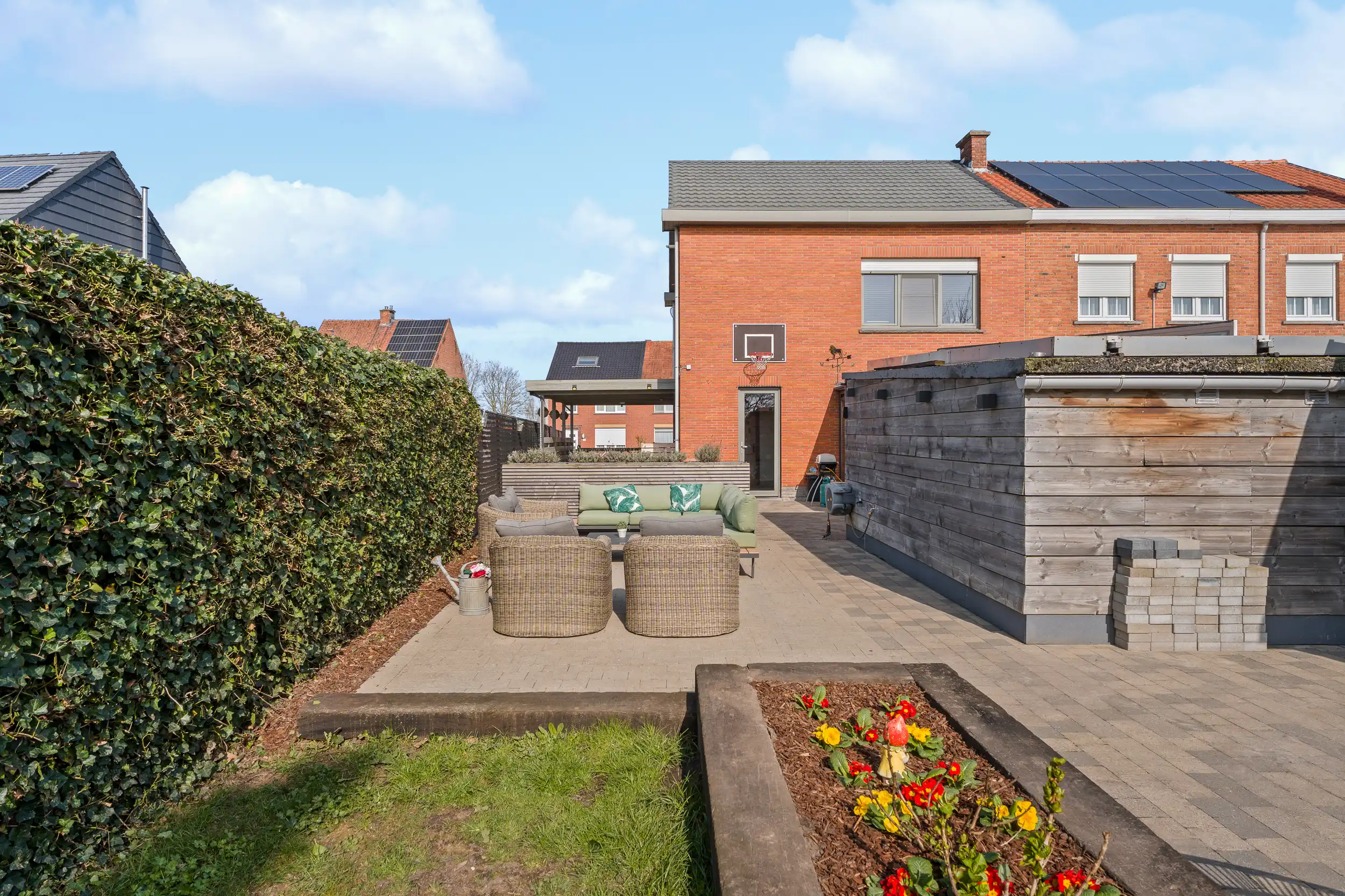 Instapklare halfopen bebouwing met zonnige tuin foto 11