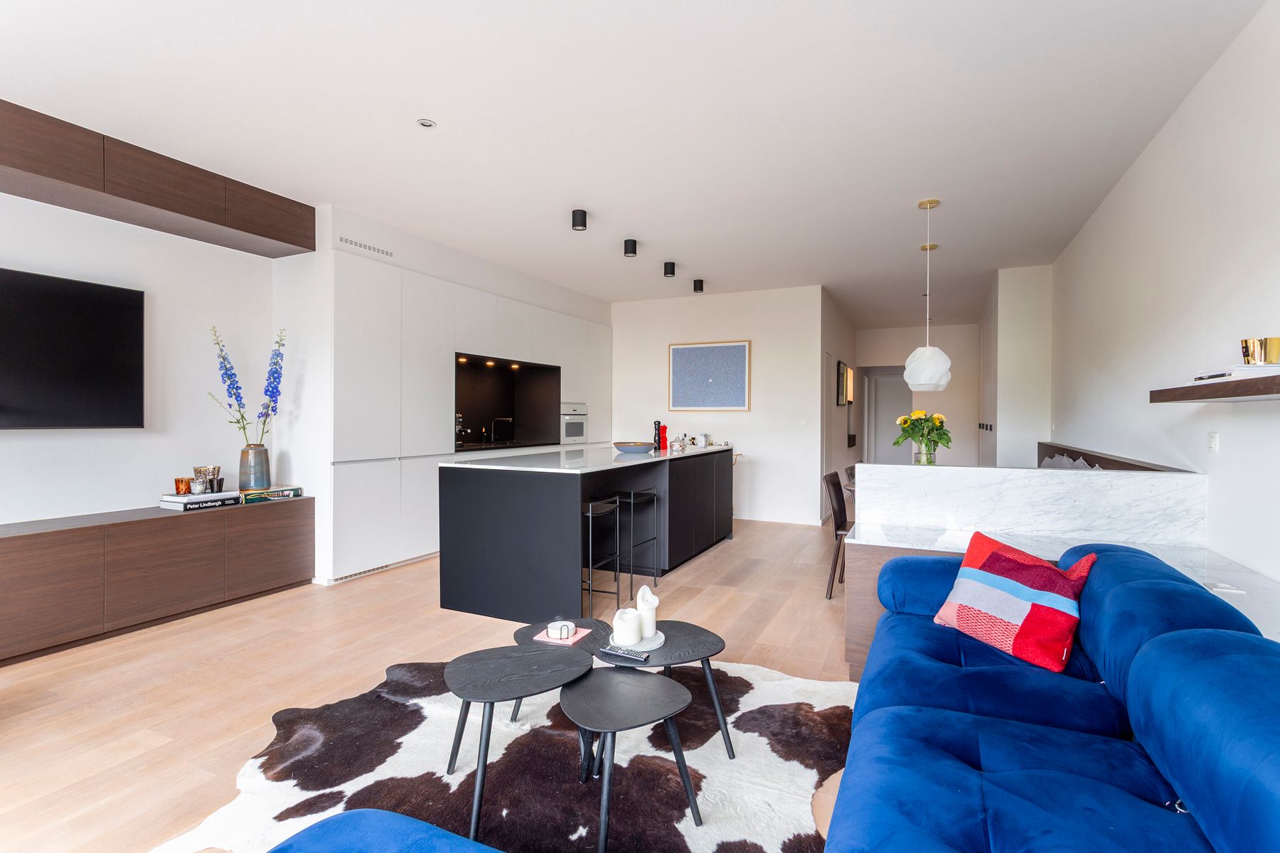 Stijlvol tweeslaapkamer appartement met terras nabij Zuid foto {{pictureIndex}}