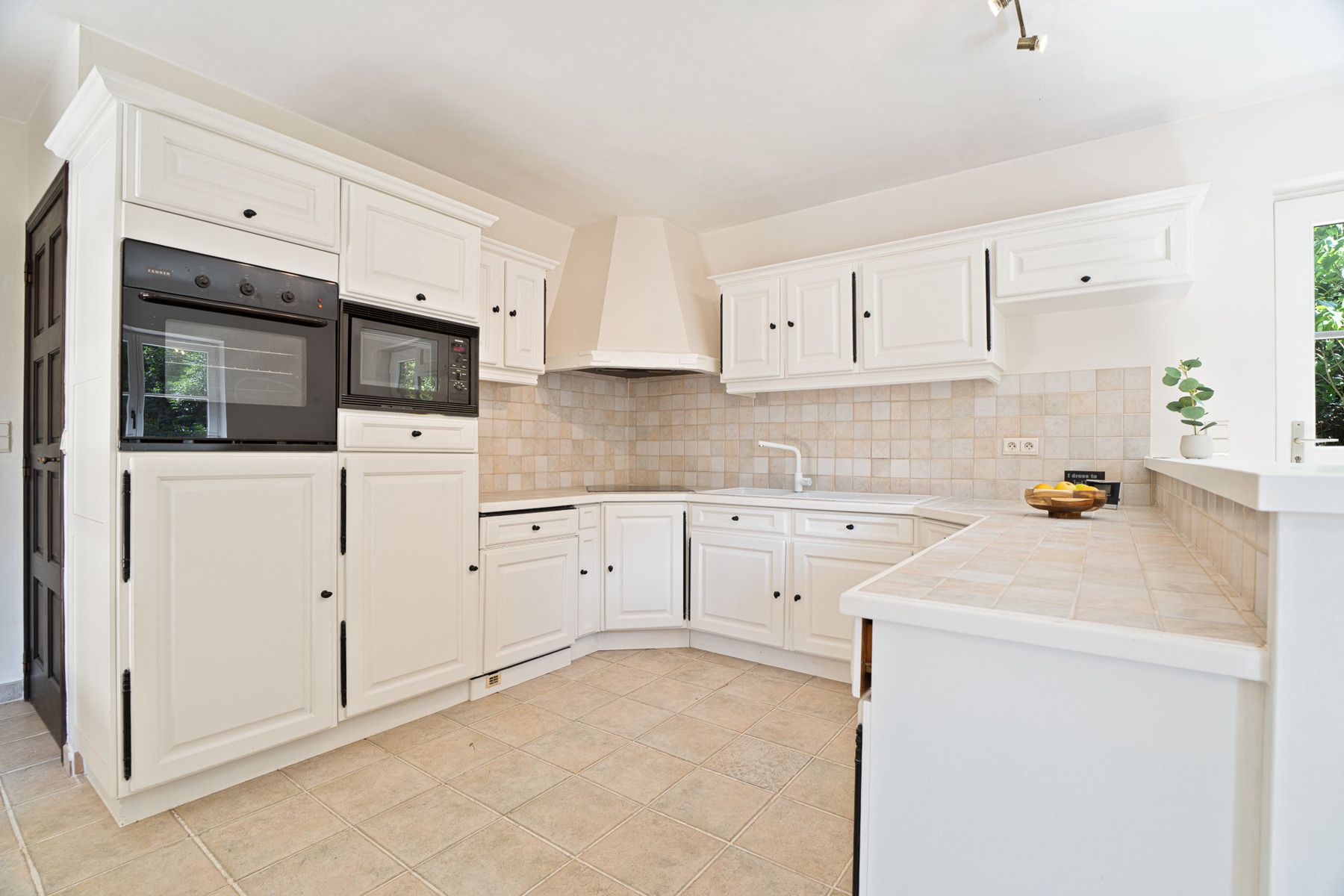 Gezinswoning / huis te koop – 4 slaapkamers, 182 m² – gerenoveerde badkamers, natuursteen & tuin – 10 are – Bois de Strihoux foto 8