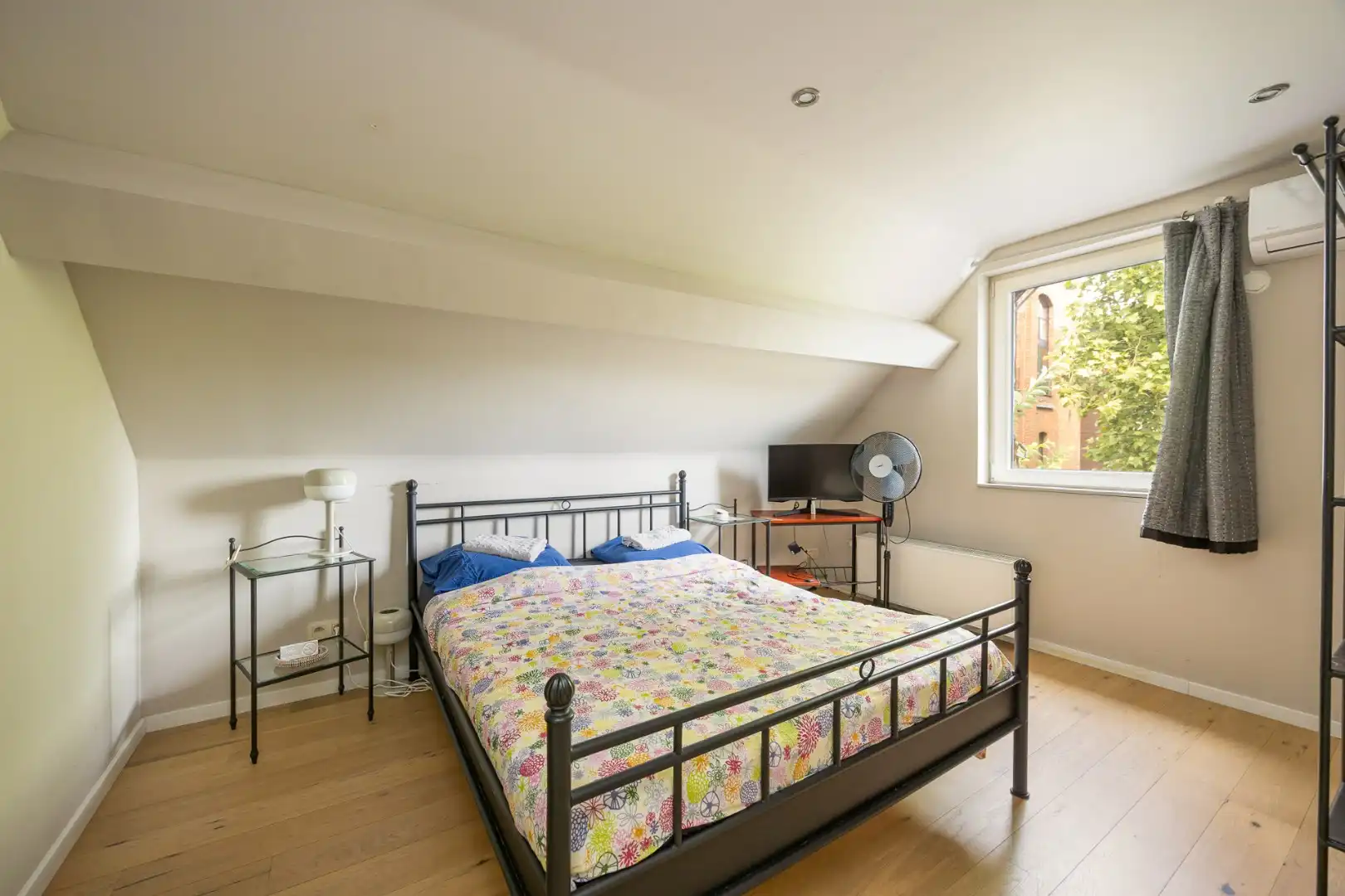 Zeer ruime woning (8 slpk + 8 badkamers) op een perceel van ca. 1.522 m² te Wijnegem/grens Schilde foto 37
