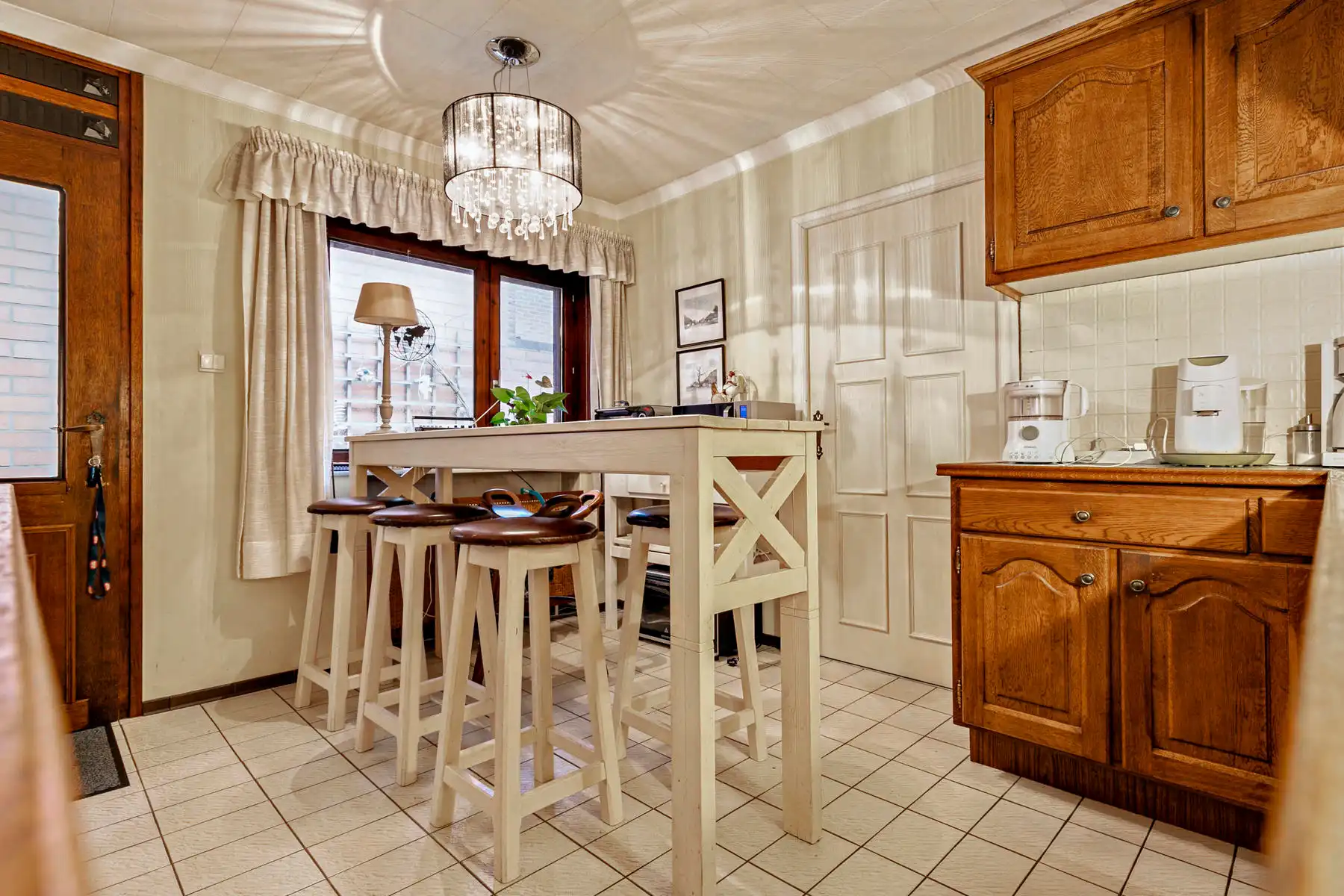 In de dorpskern van Neeroeteren gelegen halfvrijstaande woning met 2 slaapkamers. foto 9