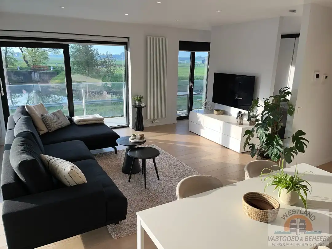 Lichtrijk hoekappartement met prachtig uitzicht foto {{pictureIndex}}