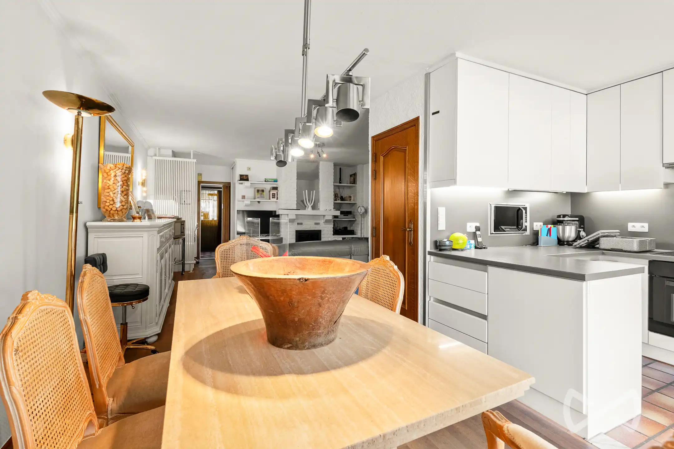 TE KOOP | Veelzijdig pand met 5 kamers en atelier van 80 m² foto 11