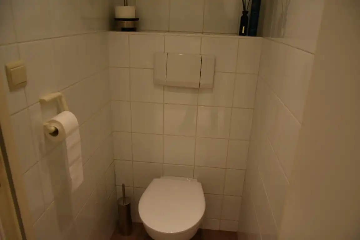 RUIM 2 SLAAPKAMER APPARTEMENT OP DE ZEEDIJK foto 9