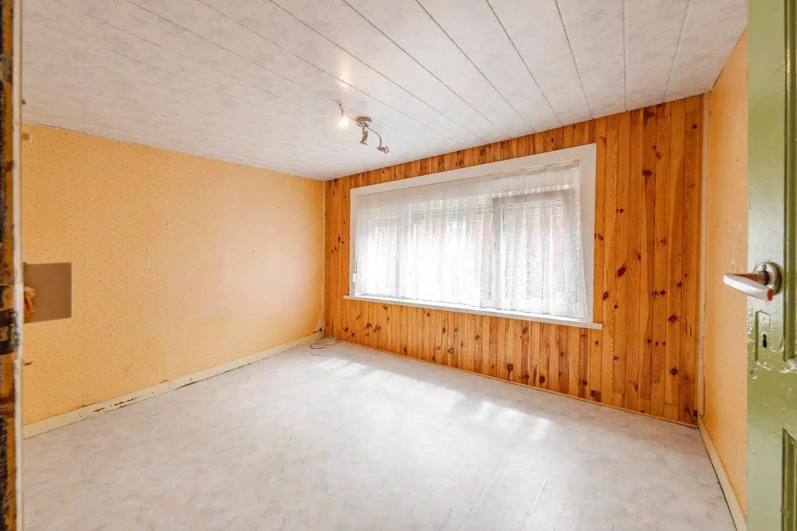 ZEER RUIME (TE RENOVEREN) WONING MET BIJGEBOUWEN | 5 SLPKS foto 11