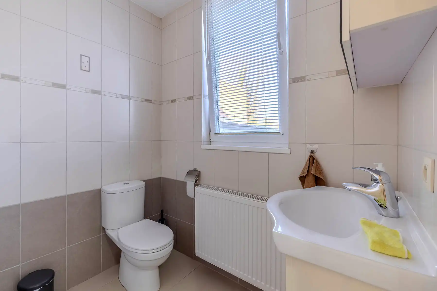Gerenoveerde woning met 2 slpk, terras met tuin en bijgebouw foto 17