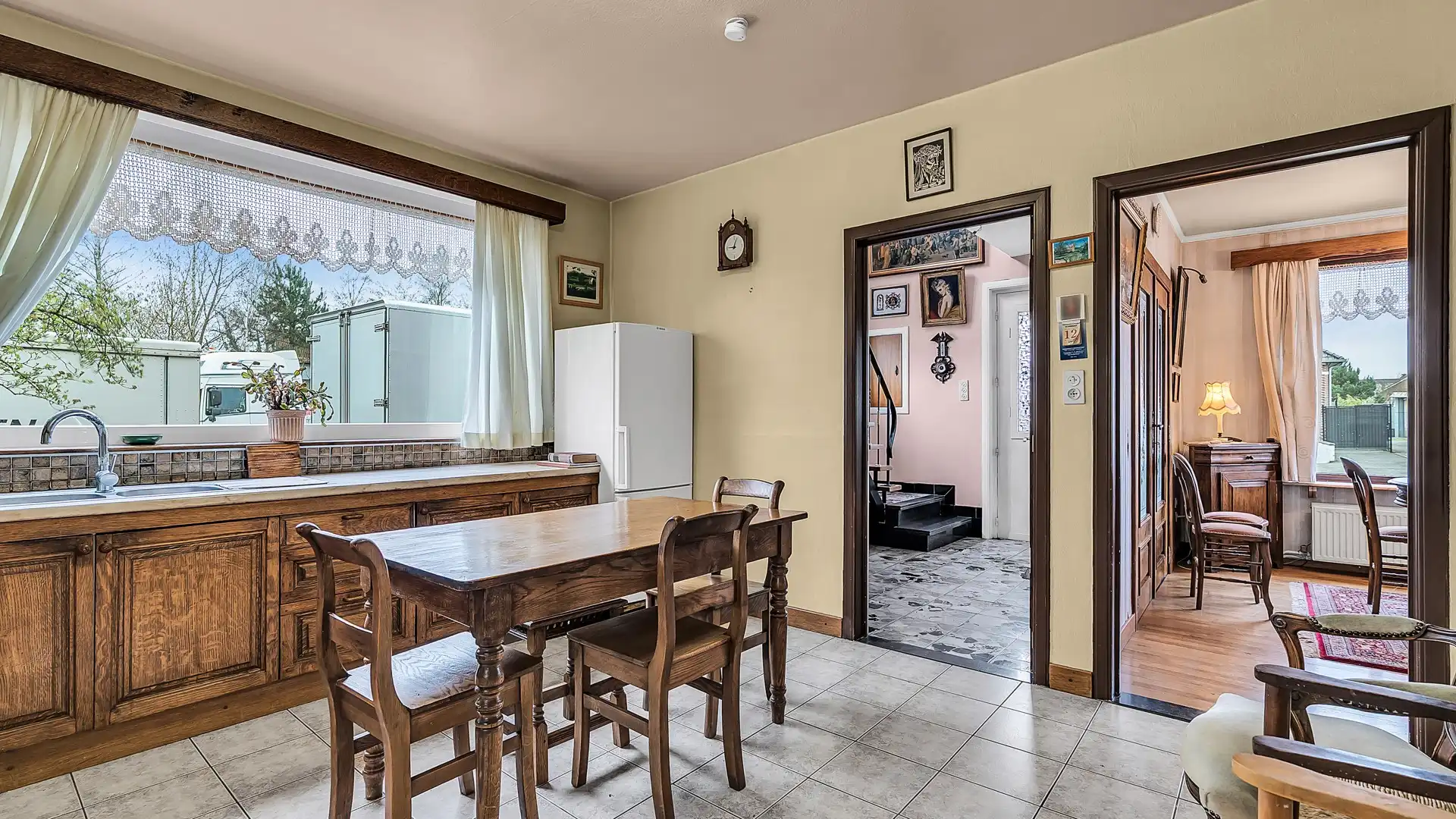 Rustig gelegen te renoveren woning met 4 slaapkamers op een perceel van 13a 07ca foto 5