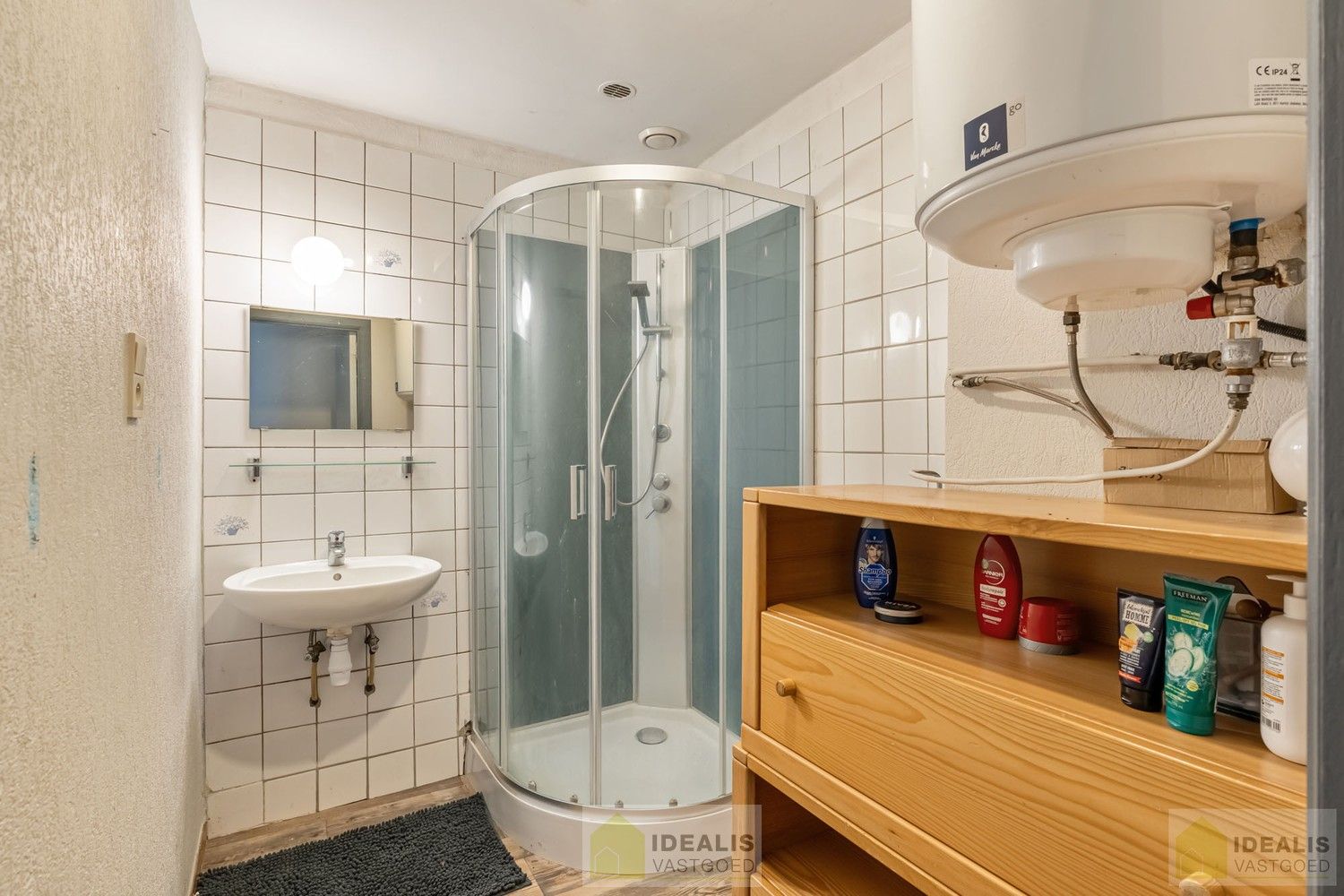 IDEALIS VASTGOED – CHARMANTE EENGEZINSWONING TE WIJCHMAAL, PEER! Deze woning omvat ca. 102m² bewoonbare oppervlakte op een perceel van 2a24ca met op het gelijkvloers inkomhal, bureau, woonkamer, keuken, toilet en berging. Op de verdieping 2 slaapkamers, dressing (mogelijkheid tot 3de slaapkamer in dressing) en badkamer. Uiterst geschikt voor kandidaten op zoek naar een betaalbare woning. foto 12