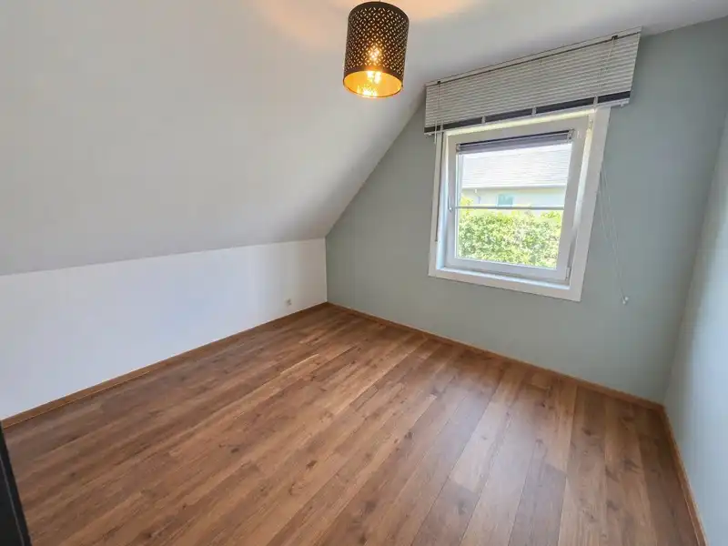 🏡 Moderne gezinswoning TE HUUR met tuin, garage en 3 slaapkamers op topligging in Waregem! foto 6