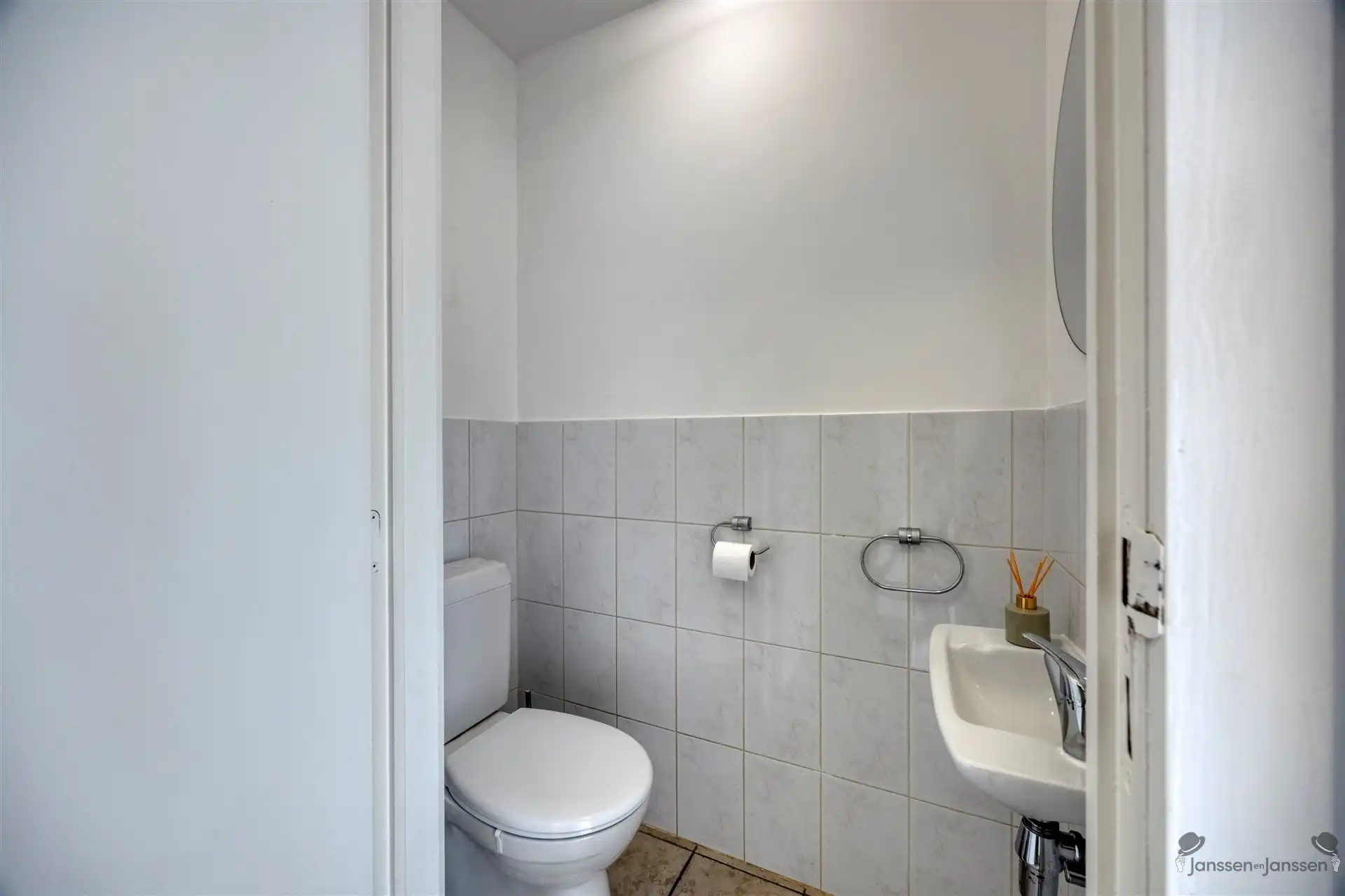 Rustig gelegen gelijkvloers appartement te Leopoldsburg foto 17