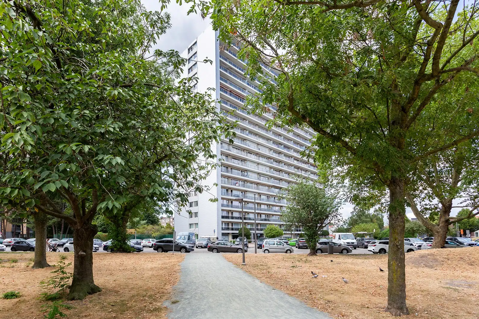 Lichtrijk appartement met ruim terras foto 22