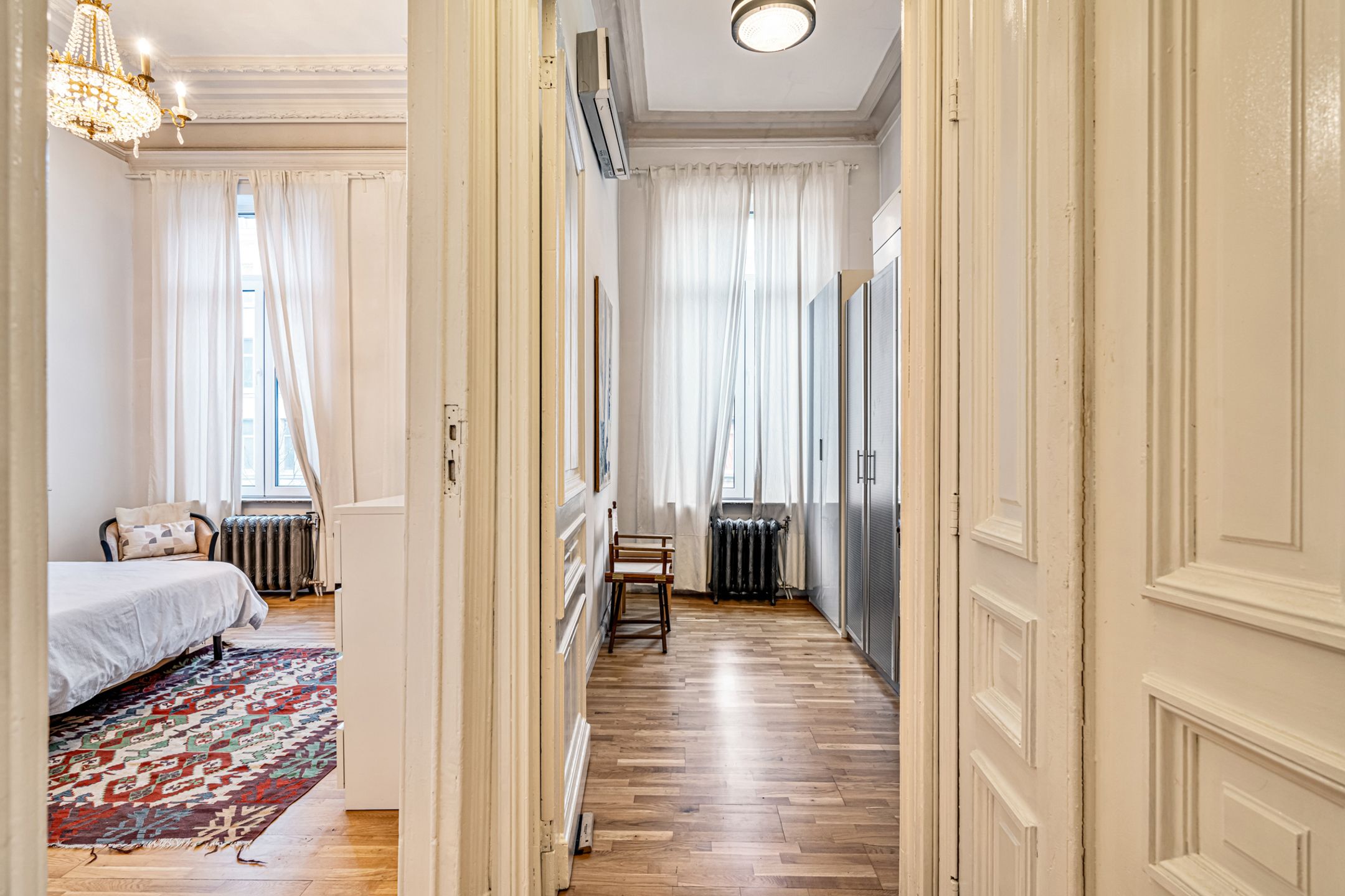 Exclusief gerenoveerd herenhuis in hartje Brussel foto 18
