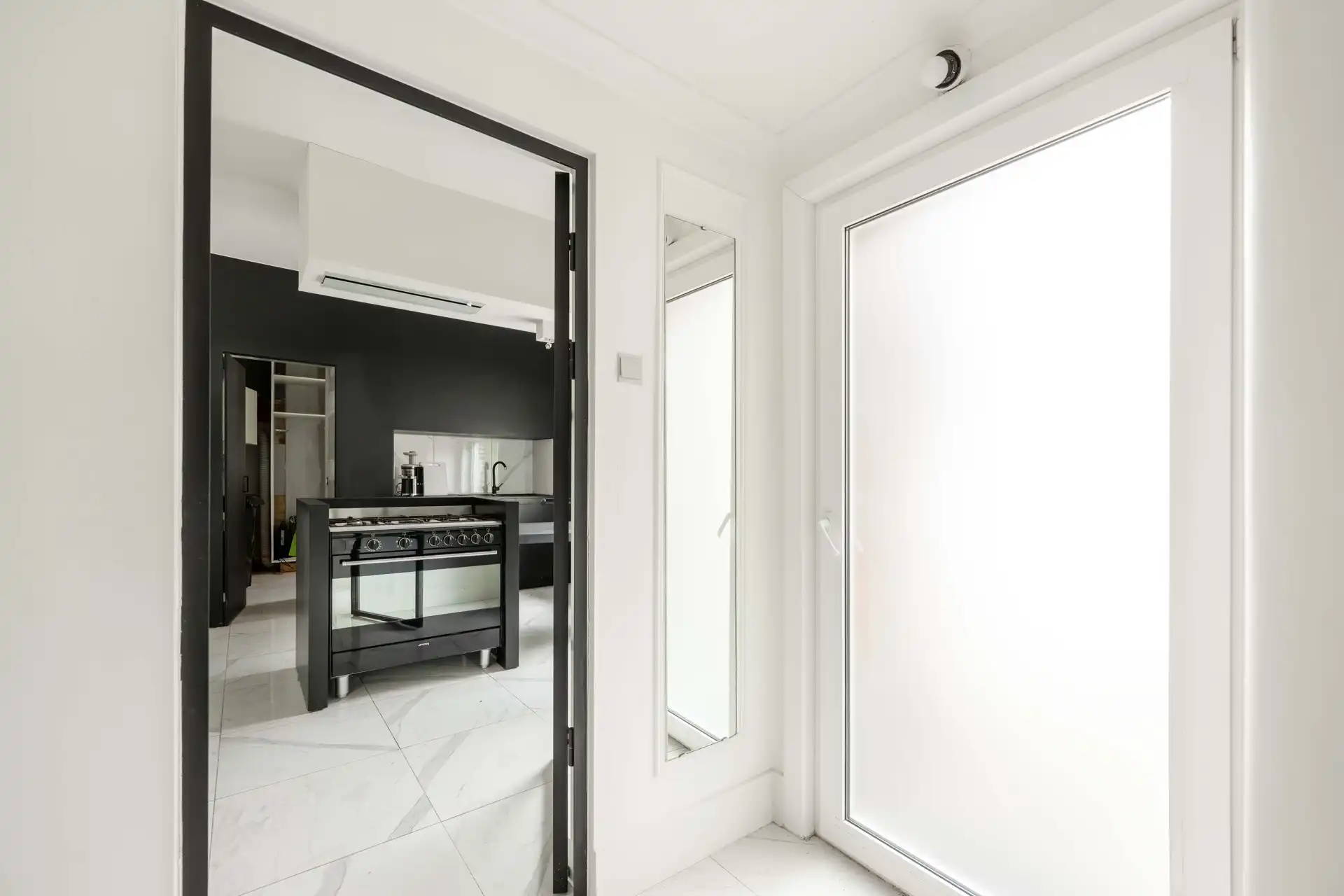 Karaktervolle herenwoning met tuin, garage en tal van mogelijkheden in hartje Vichte ✨ foto 8