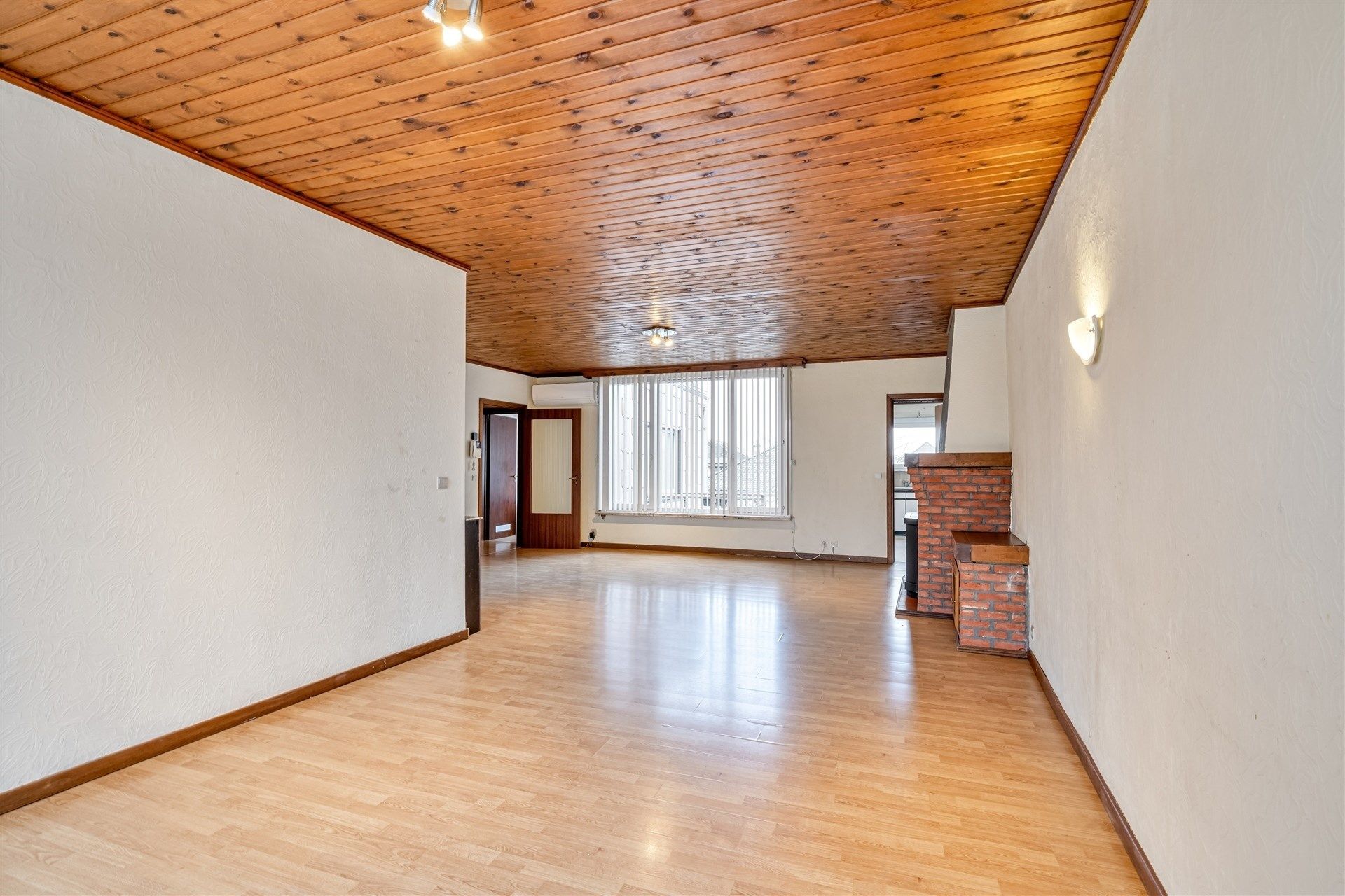 Bijzonder ruime woning met tuin en garage foto 4