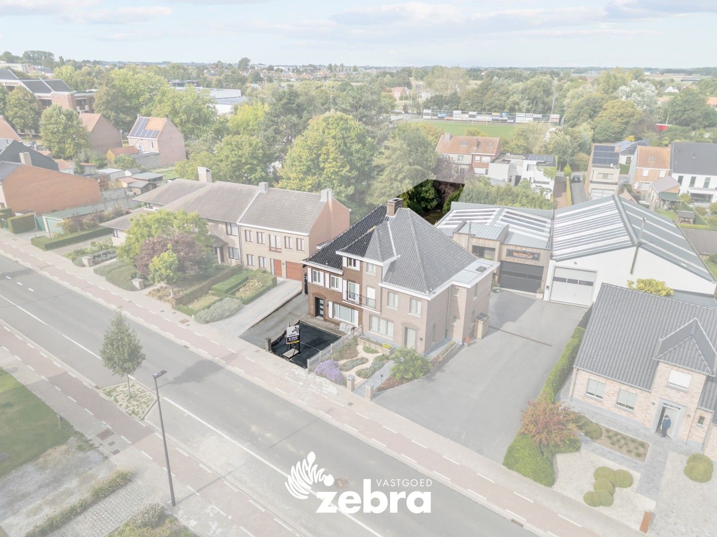 Ruime licht op te frissen woning met drie slaapkamers te Tielt! foto 23