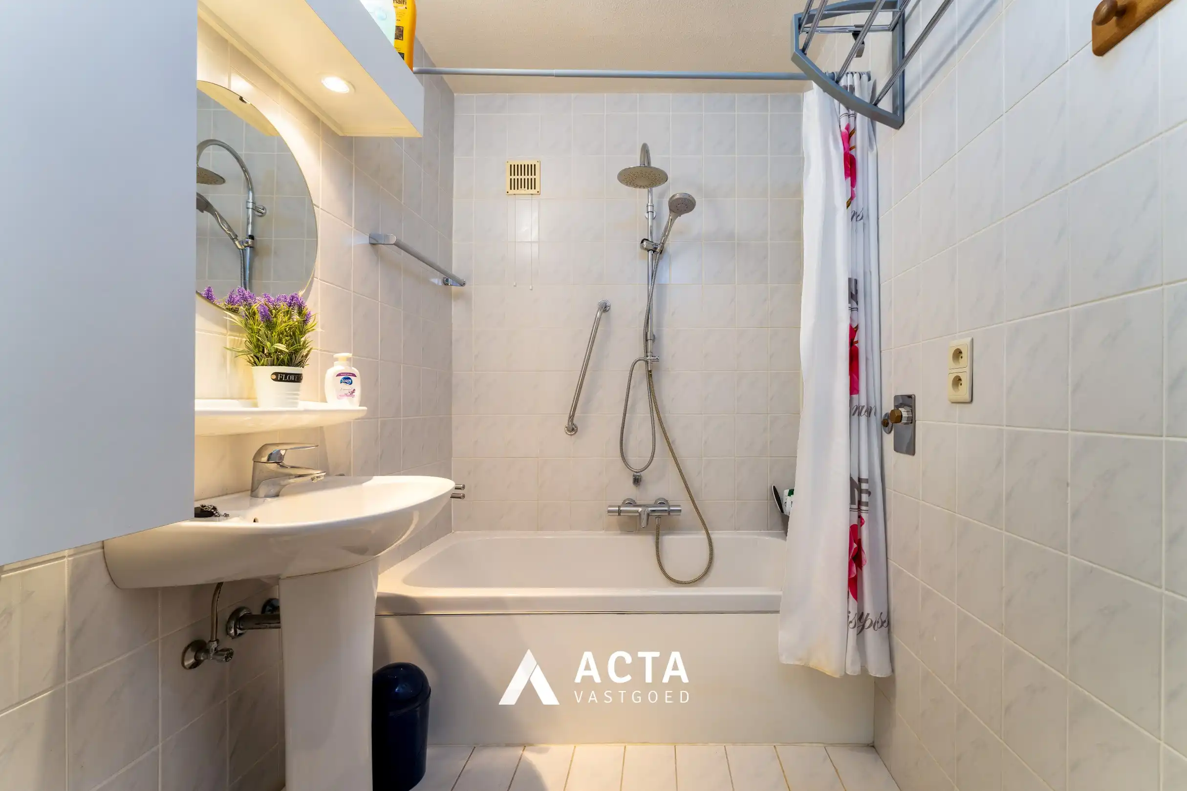 Instapklaar hoekappartement met twee slaapkamers in Mariakerke foto 10