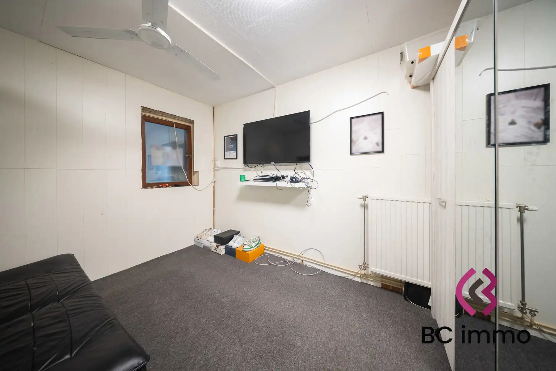 Grote woning met studio, tuin en extra kamers foto 25