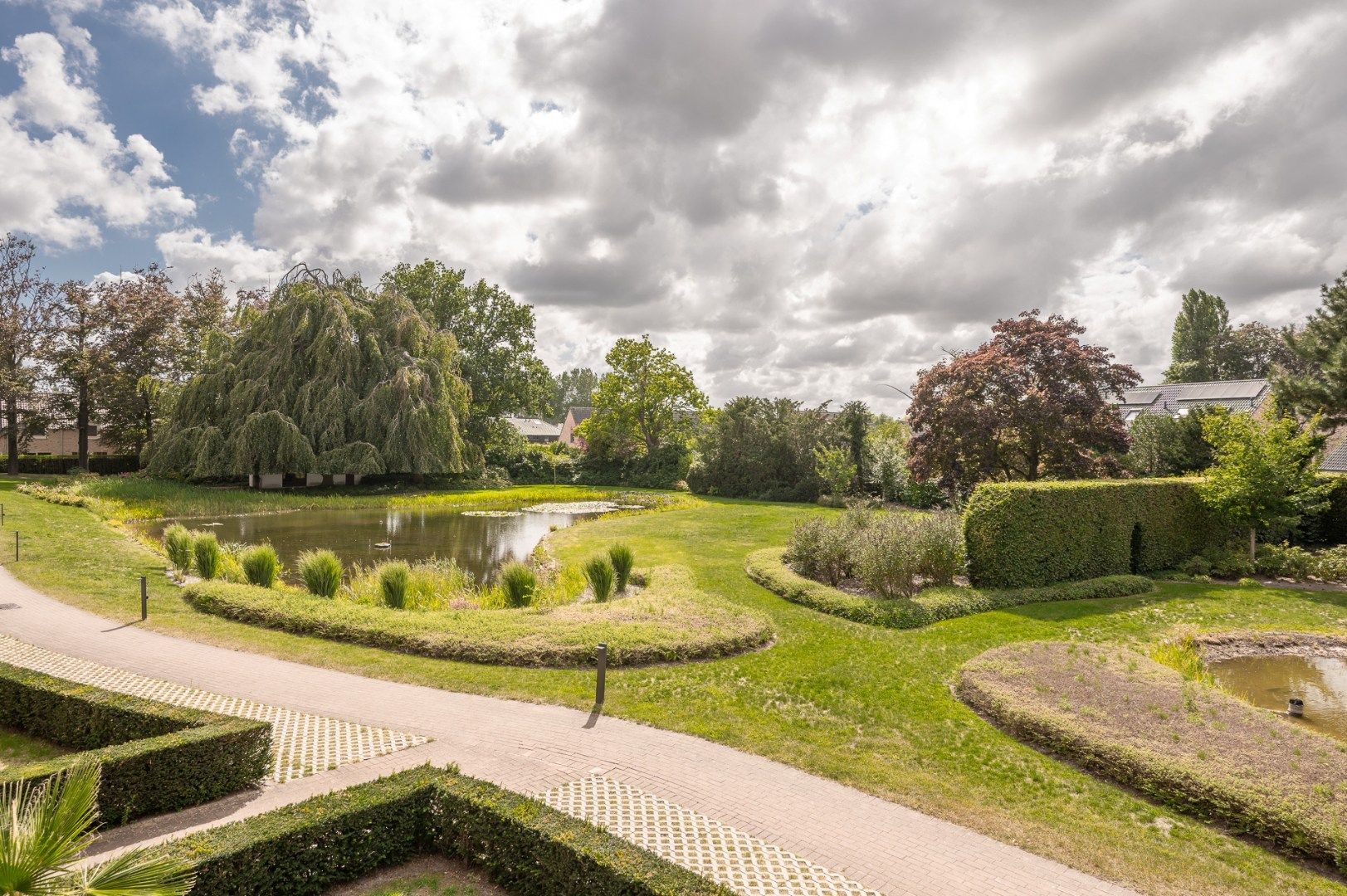 Perfect instapklaar appartement met 2 grote slaapkamers mooie terrassen! foto 13