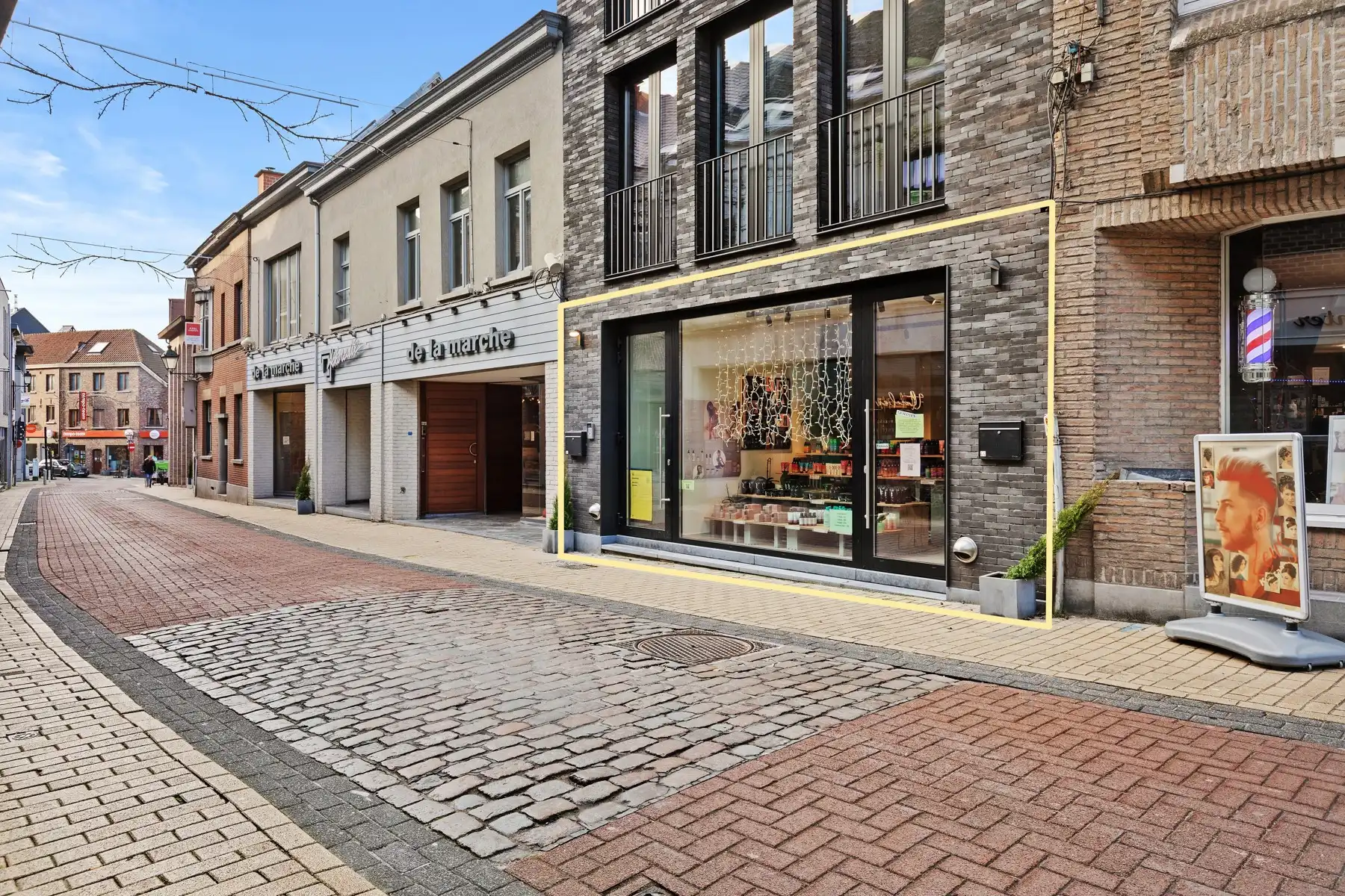 Nieuwbouwhandelsruimte in centrum met uitbreidingsmogelijkheden foto {{pictureIndex}}