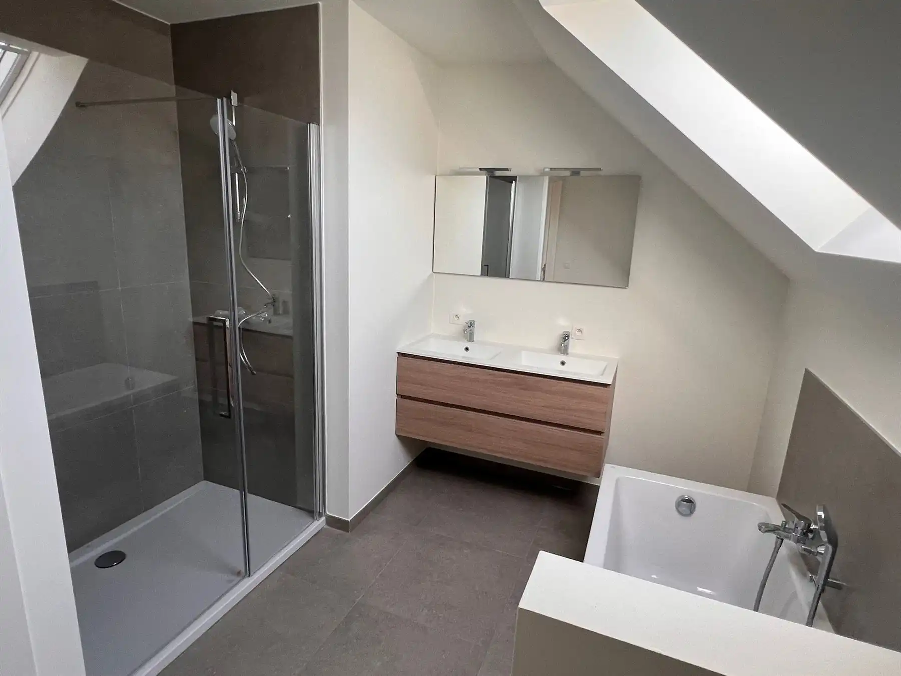 Energiezuinige nieuwbouwwoning met 3 slaapkamers en car-port foto 4
