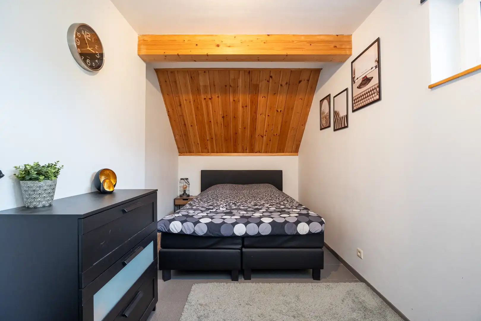 VILLA OP 2.118 M² foto 20