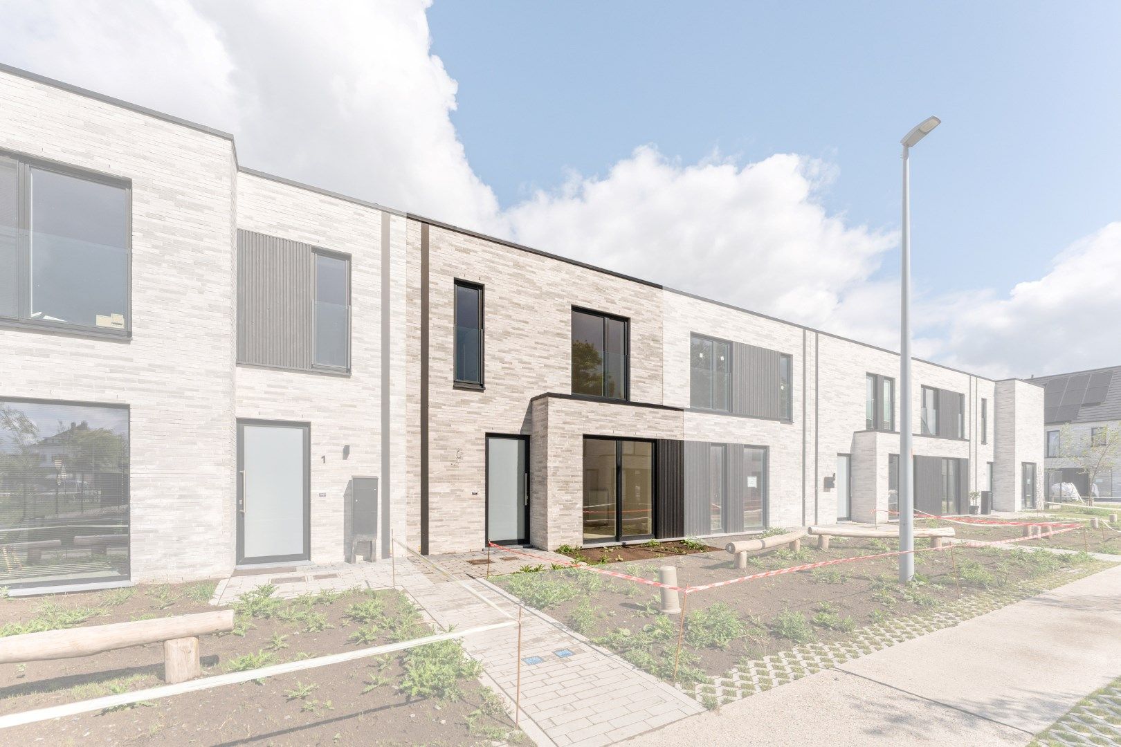 Te huur: Nieuwbouwwoning in kindvriendelijke verkaveling te Ruddervoorde foto {{pictureIndex}}