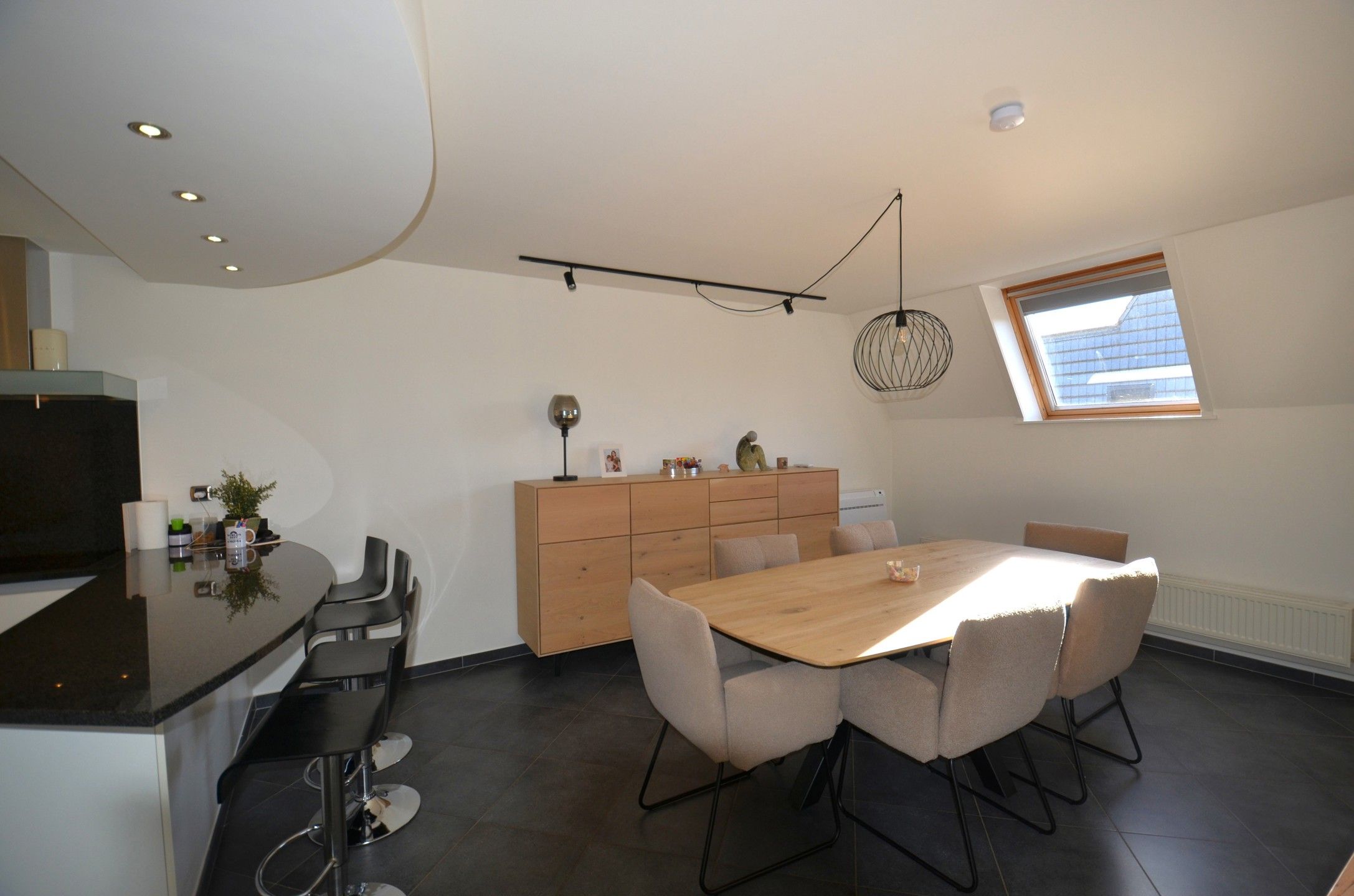 Uitzonderlijk ruim en stijlvol appartement foto 9