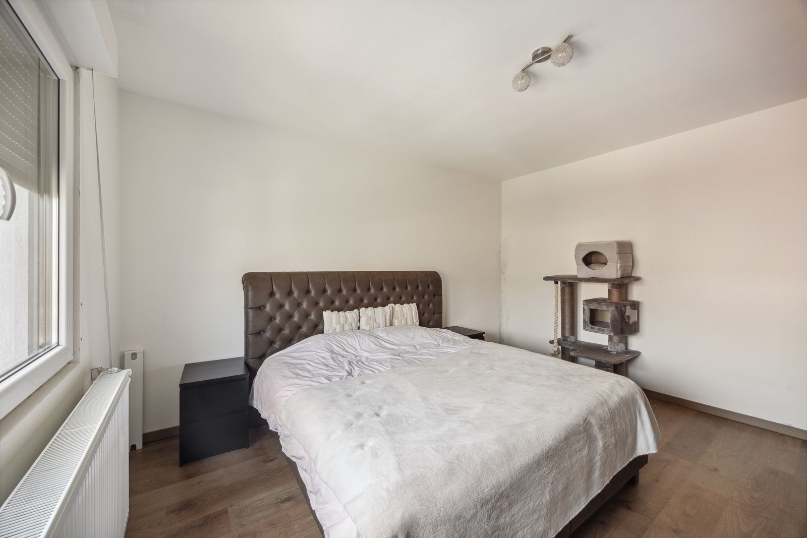 Instapklare duplex met commerciële ruimte op goede locatie te Brasschaat! foto 11