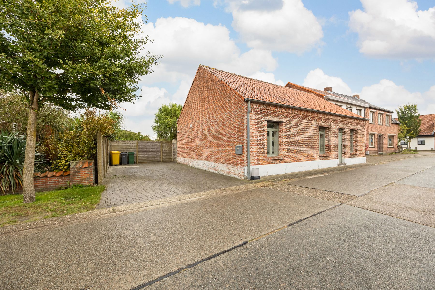 Een charmante woning met 4 slaapkamers op een perceel van 380m². foto 1