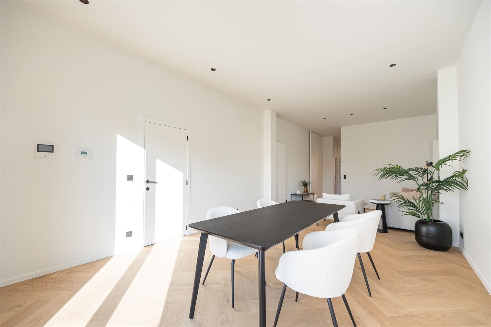 Gerenoveerd appartement met luxe-afwerking en topterras foto 5