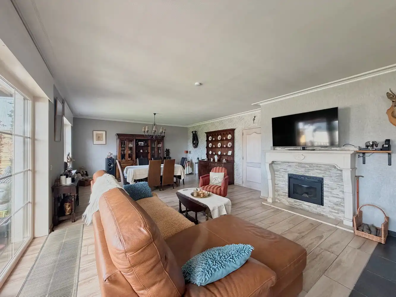 Lichtrijke woning ( slpk + badk op gelijkvloers) +tuin! foto 3