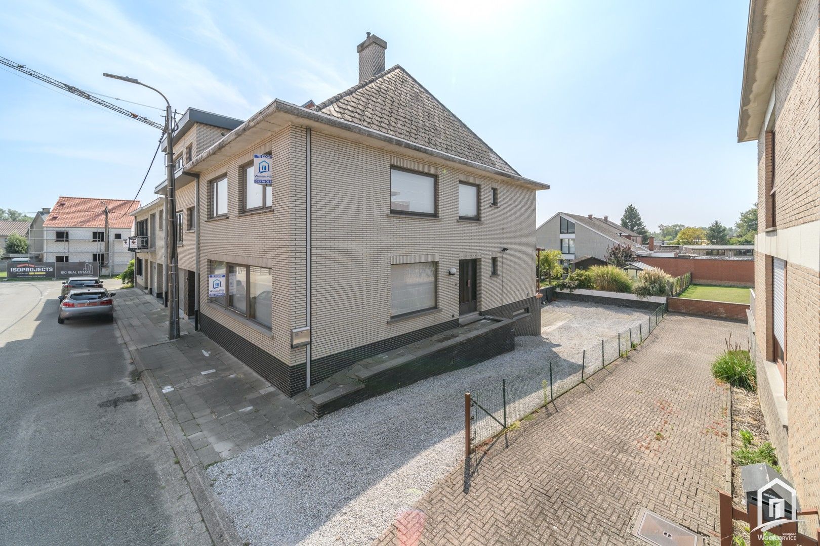 Zeer degelijke halfopen bebouwing te Teralfene foto {{pictureIndex}}