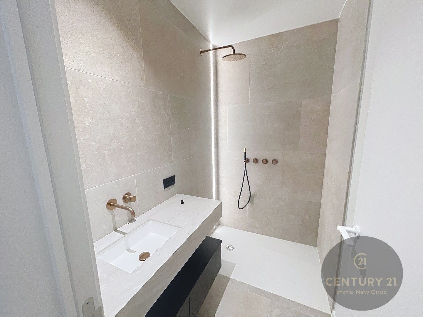 Luxe appartement met terras in residentie OYSTER, Knokke-Heist, 2 slaapkamers, bouwjaar 2025, standaard afwerking, 76.00m² bewoonbare oppervlakte, 1 badkamer foto 8