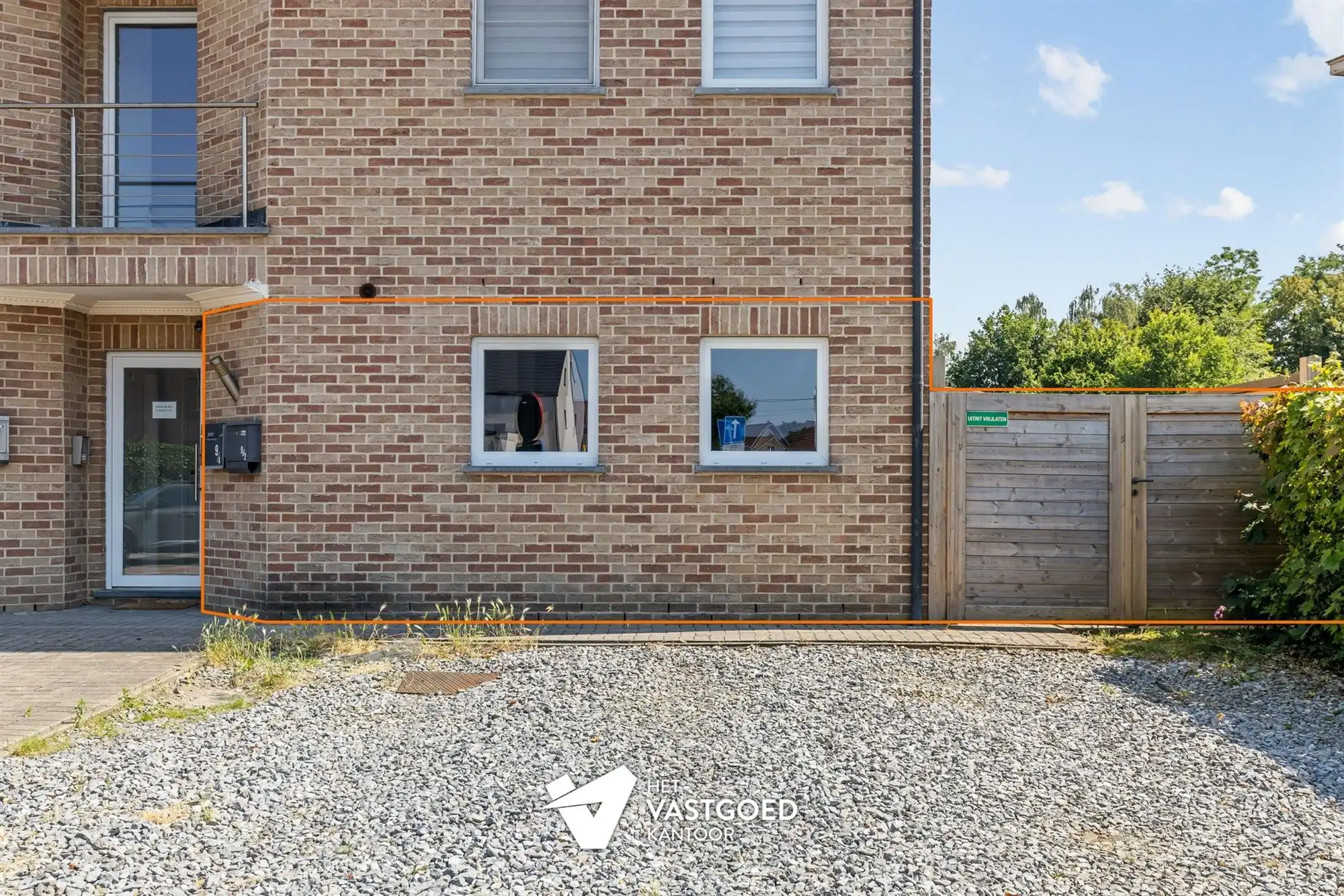 MOOI AFGEWERKT 2 SLAAPKAMER APPARTEMENT MET PRIVATIEVE TUIN EN AUTOSTAANPLAATS TE BEVERLO foto 24