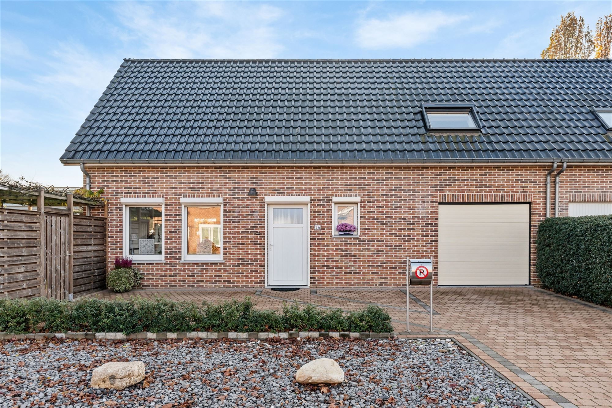 PERFECT ONDERHOUDEN HOB MET 3 SLAAPKAMERS RUSTIG GELEGEN OP EEN ZONNIG GEORIËNTEERD PERCEEL VAN 3A27CA TE BEVERLO. foto 2