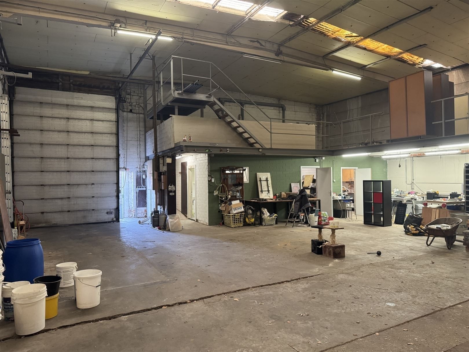 Woning met kantoren en magazijn van 1500m² foto 37