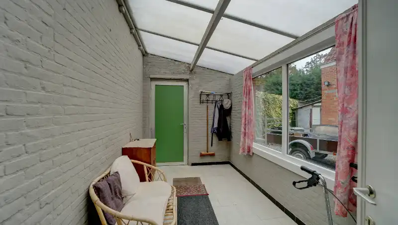 Perceel bouwgrond met af te breken gebouwen foto 10