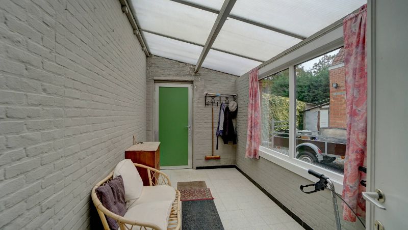 Perceel bouwgrond met af te breken gebouwen foto 10