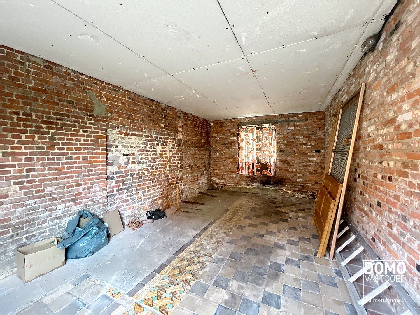 Authentieke open bebouwing met bijgebouwen en renovatiepotentieel in Tuilt-Kuringen foto 21