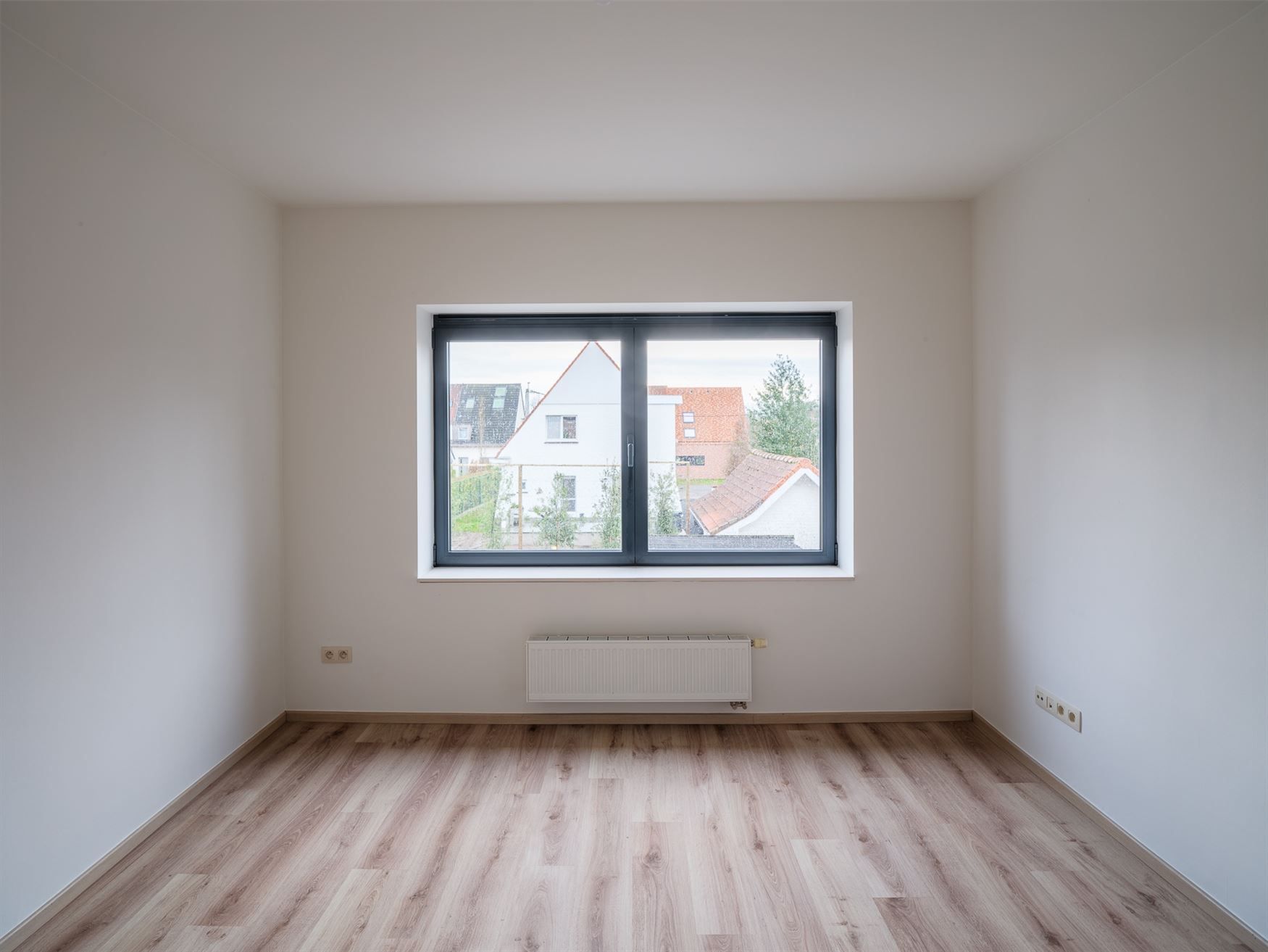 Gezinswoning met 3 slaapkamers en tuin in rustige straat. foto 13