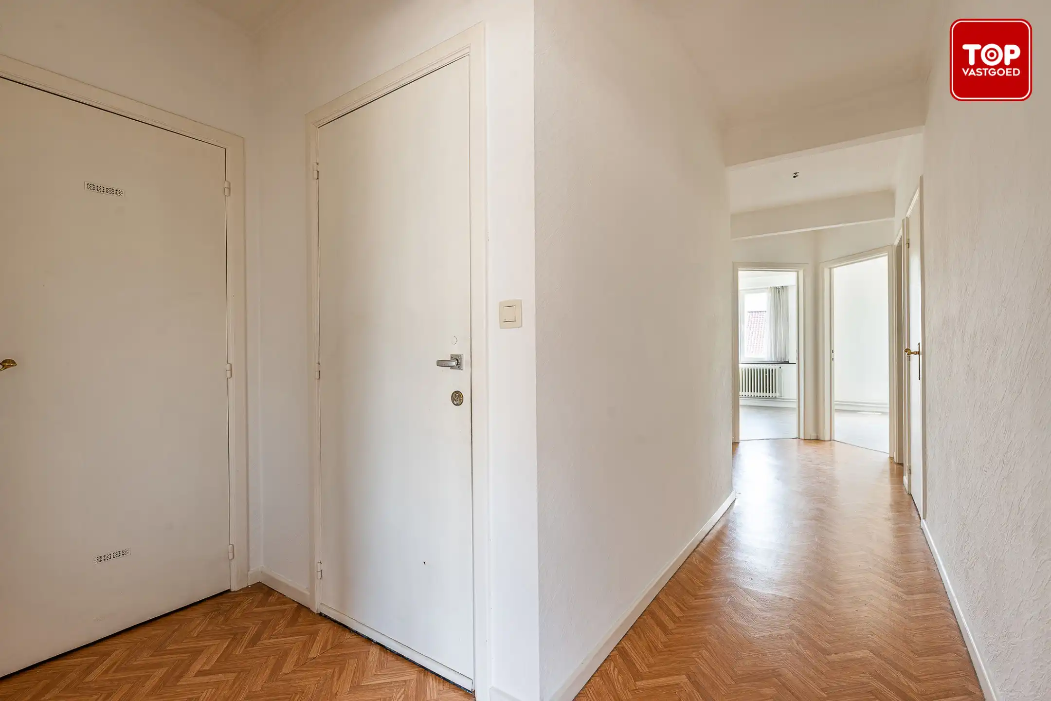 Ruim appartement met garage en zonnige tuin nabij Gent foto 9