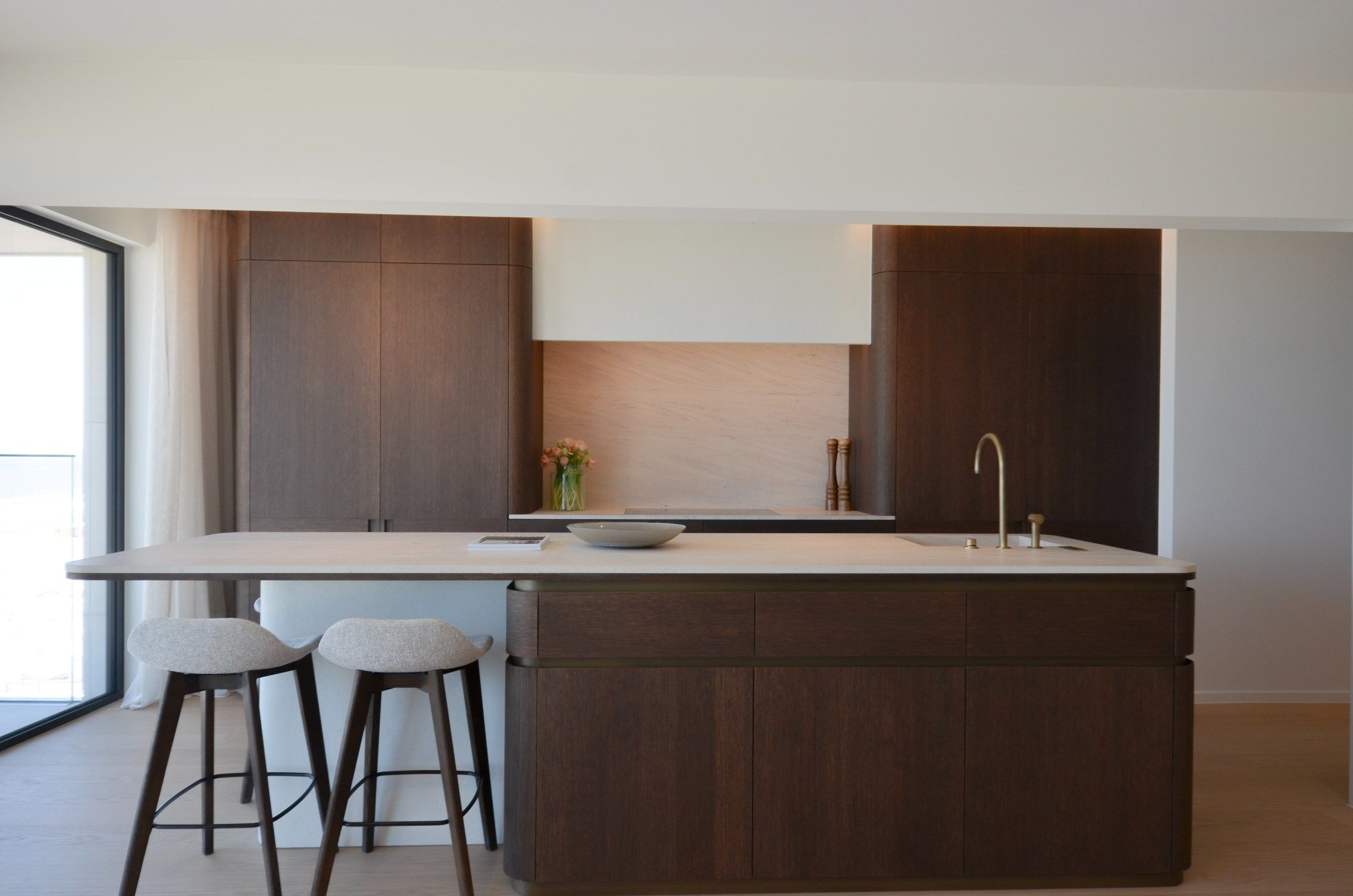 Uitzonderlijk gerenoveerd appartement met frontaal zeezicht in het Zoute. foto 6
