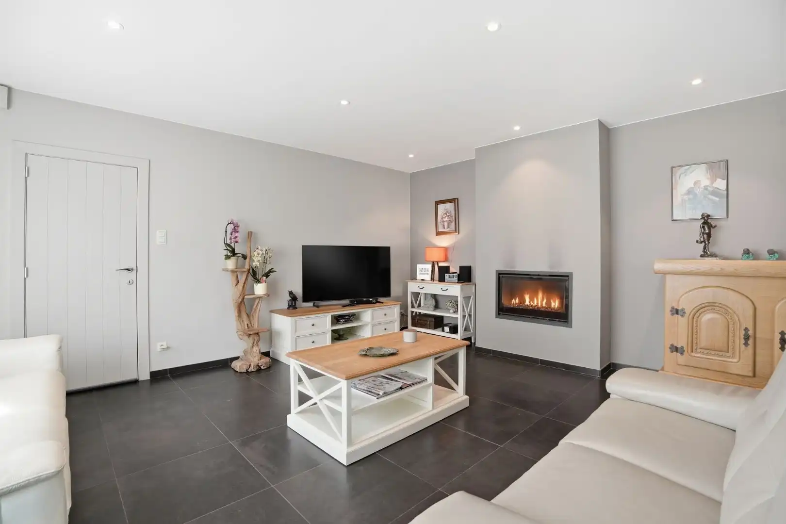 Grote halfopen woning met mogelijks 4 kamers, garage, zonnepanelen en tuin foto 10