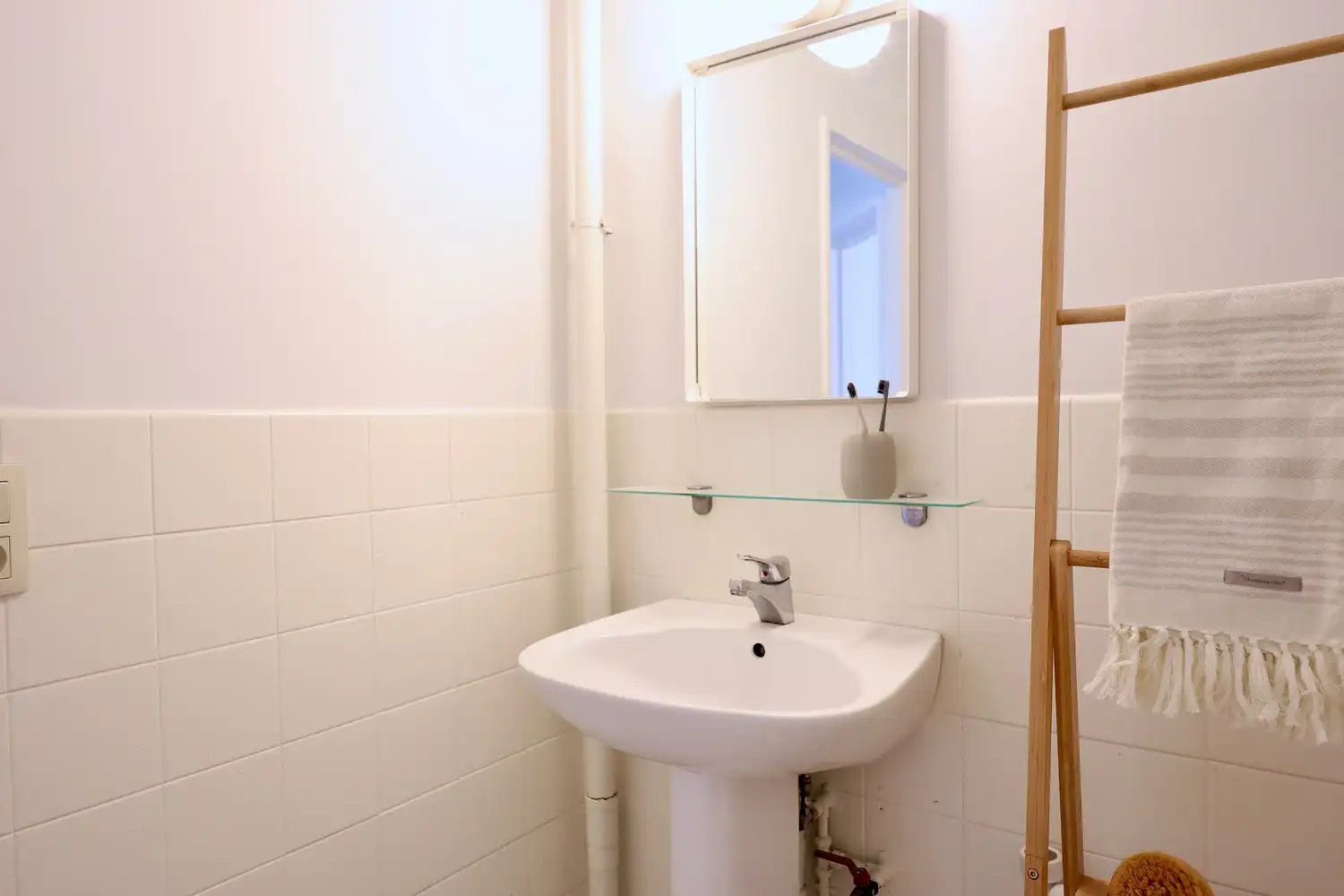 Instapklaar appartement met 2 ruime slks, tuin en parking! foto 40