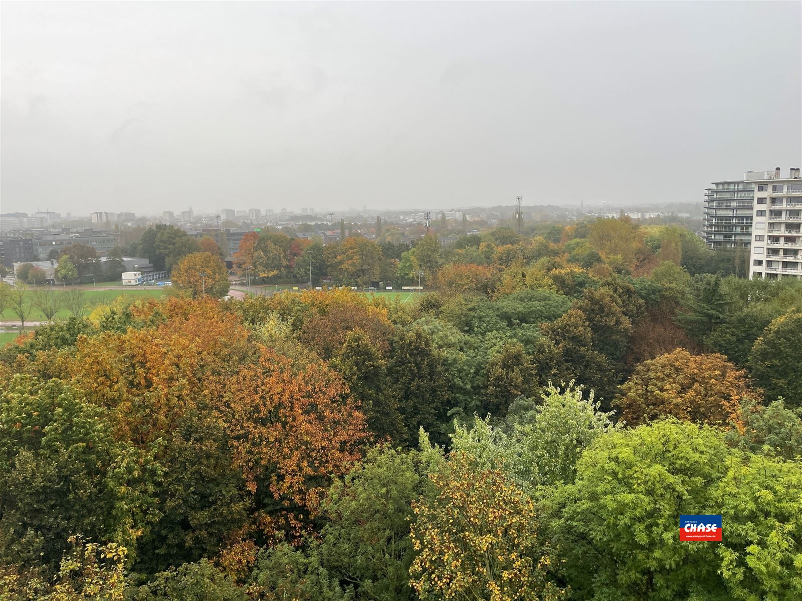 Instapklaar appartement met 2 slaapkamers en terras foto 8