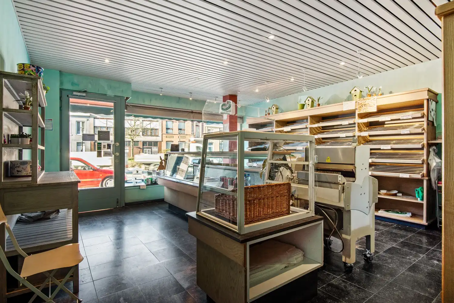 Handelshuis met ruime woning en zwembad te Koningshooikt foto 4