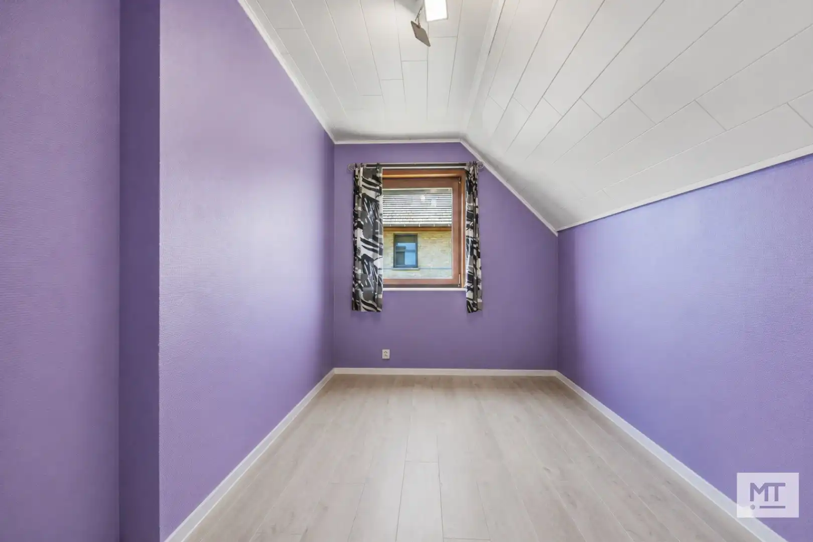 Alleenstaande woning met 4 slaapkamers, zonnige tuin en garage op de Molenhoek foto 15