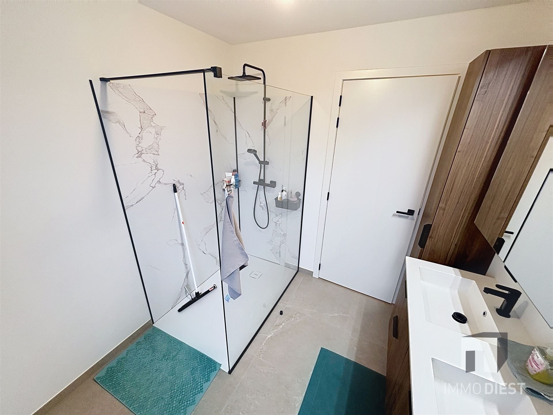 Nieuwbouw woninge met 5slaapkamers foto 20